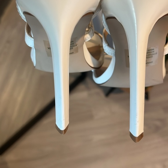 Steve Madden Cream Heels Strappy Sandals
Good condition - Picture 7 of 7
